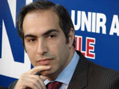 Senador impulsa campaña de firmas en apoyo a la reforma constitucional que impide el lucro de las Isapres.