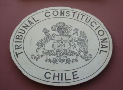 TC deberá pronunciarse si admite a trámite inaplicabilidad que impugna norma que permite retener devolución de impuesto a la renta por deudas de crédito universitario.