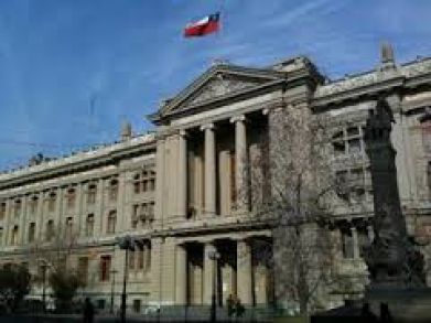 CS rechazó recurso de queja y ordenó a SBIF entregar información sobre fiscalizaciones a entidades financieras.