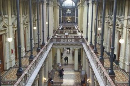 Corte de Santiago confirma decisión y ordena a Ministerio del Medio Ambiente entregar información sobre emisiones en Quintero.