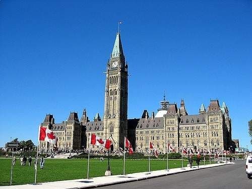 Canadá aprueba la ley que regulariza la eutanasia.