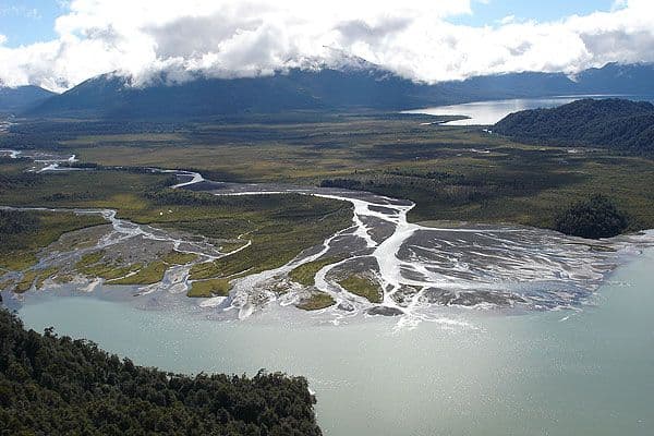 Tercer Tribunal Ambiental admitió a trámite reclamación contra Consejo de Ministros por permiso a Central Hidroeléctrica.