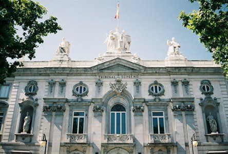 TS español desestima recurso de Baltasar Garzón para sacar a Franco del monumento Valle de los Caídos y transformarlo en un “espacio de memoria”.