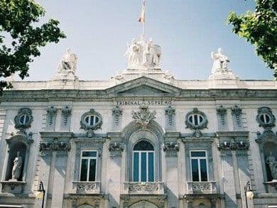 TS español señala que Gobierno no vulneró ningún derecho por no acceder a la petición de Garzón de sacar a Franco del Valle de los Caídos.