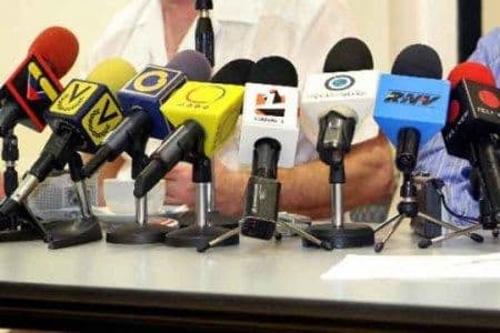 Relatoría Especial condena cierre de más de 50 medios en Venezuela sin garantías legales y por motivos relacionados con su línea editorial.