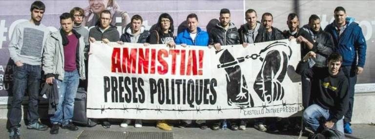 Fiscalía española pide dos años de prisión para 12 raperos de 'La Insurgencia' por enaltecimiento del terrorismo.