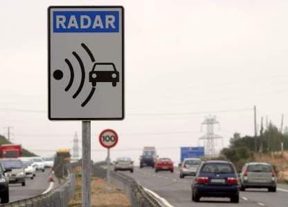 Juzgado de lo Contencioso Administrativo de España declaró ilegal multa por exceso de velocidad cursada a partir de los radares fijos destinados a medir la velocidad de circulación de vehículos.