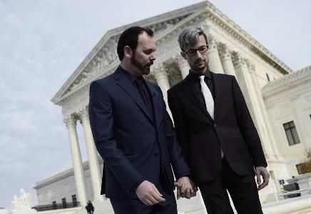 CS de EE.UU. inició audiencias para escuchar a pastelero que se negó a grabar mensaje en una torta de boda para celebrar un matrimonio homosexual.