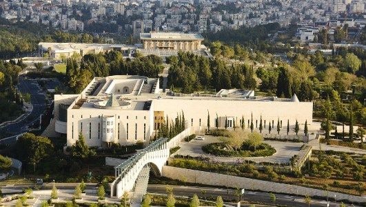 Corte Suprema de Israel resolvió que Gobierno debe regular la posesión de cuerpos de terroristas palestinos o de lo contrario devolverlos a sus familias.