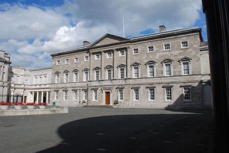 Comité del Parlamento Nacional de Irlanda votó a favor de derogar Octava Enmienda de la Constitución que reconoce derecho a la vida del no nacido.