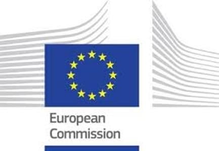 Comisión Europea inicia proceso legal contra Polonia que podría perder su voto en la UE.
