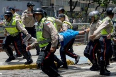 Amnistía Internacional condena fatal incendio que arrasó cárcel en estación de policía y pide que haya un cambio en el trato de autoridades a personas privadas de libertad en Venezuela.