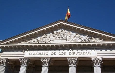 España: Congreso de los Diputados comienza la despenalización de la eutanasia.