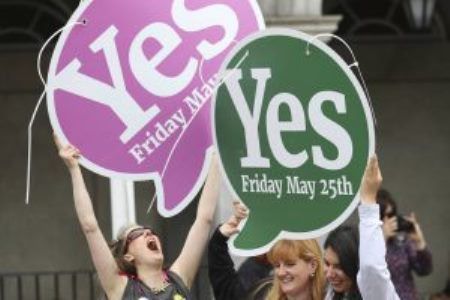 Amnistía Internacional explica cómo la historia de una mujer desencadenó en Irlanda un movimiento por el derecho al aborto.