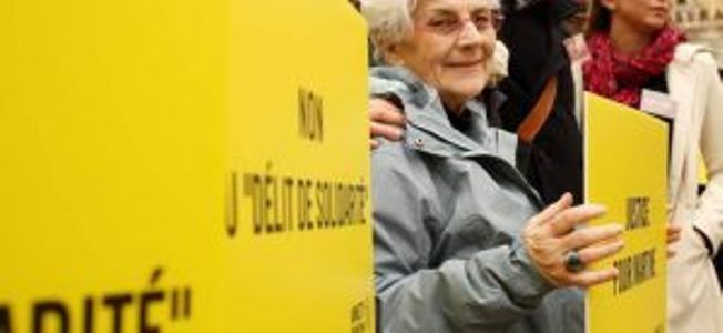 Amnistía Internacional manifiesta que pensionista podría ser encarcelada por ser compasiva con unos menores en Francia.