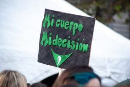 Amnistía se refiere al costo para Argentina de no aprobar el aborto legal.