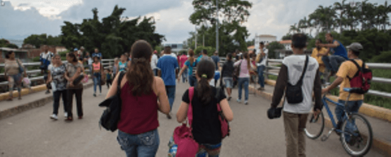 Solicitan que gobiernos de la región brinden protección a quienes huyen del país de Venezuela.