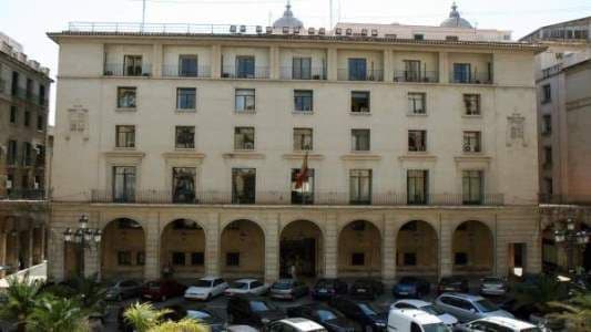 En España: Condenan a 8 menores que acosaron durante años a una compañera de instituto.