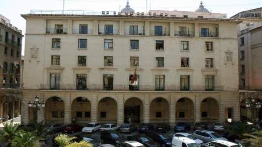 En España: Condenan a 8 menores que acosaron durante años a una compañera de instituto.