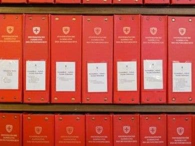 En Suiza: «Jueces extranjeros» – Comprobamos los hechos.