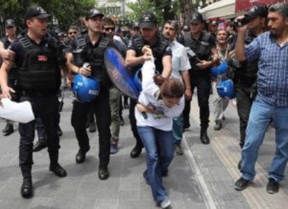 Amnistía afirma que decisión del TEDH sobre líder de oposición detenido deja al descubierto un sistema judicial quebrado en Turquía.