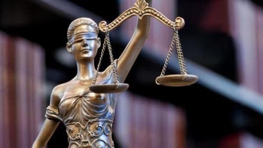 En España: La Justicia es el segundo valor superior del ordenamiento jurídico en la Constitución.