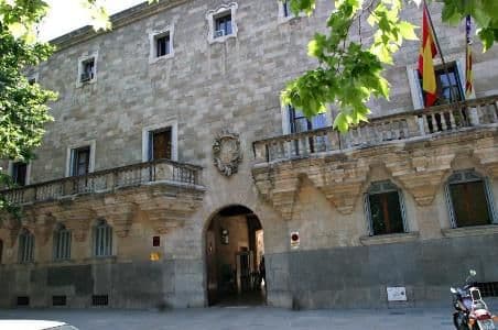 En España: Madre viola en distintas ocasiones a su hijo discapacitado, de 11 años de edad.