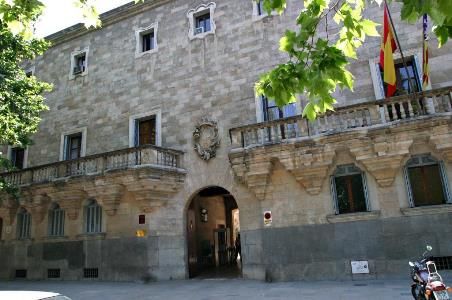 En España: Madre viola en distintas ocasiones a su hijo discapacitado, de 11 años de edad.