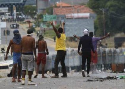 Amnistía solicita que autoridades detengan ataques armados contra la población en Venezuela.