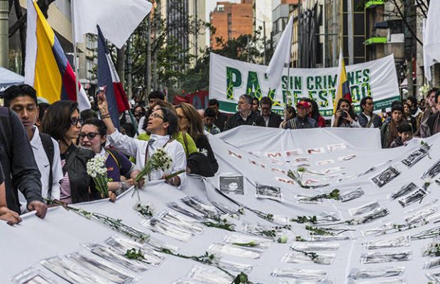 CIDH invita a enviar información sobre situación de derechos humanos de personas defensoras y líderes sociales en Colombia.