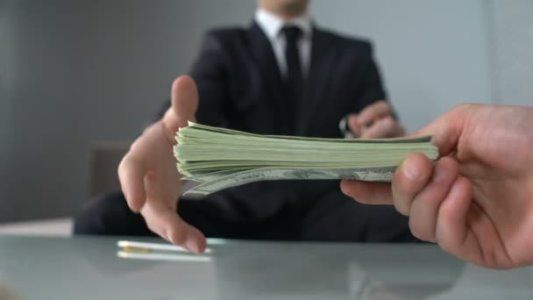 Escriben: «Ejercicio profesional organizado en forma de sociedades». Caso argentino.