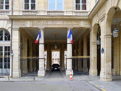 CC de Francia validó proyecto de ley que autoriza la privatización de la empresa Aeropuertos de París.