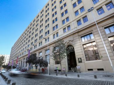 CGR determina que la evaluación de las ofertas presentadas en una licitación pública debe efectuarse con estricto apego a las respectivas bases.