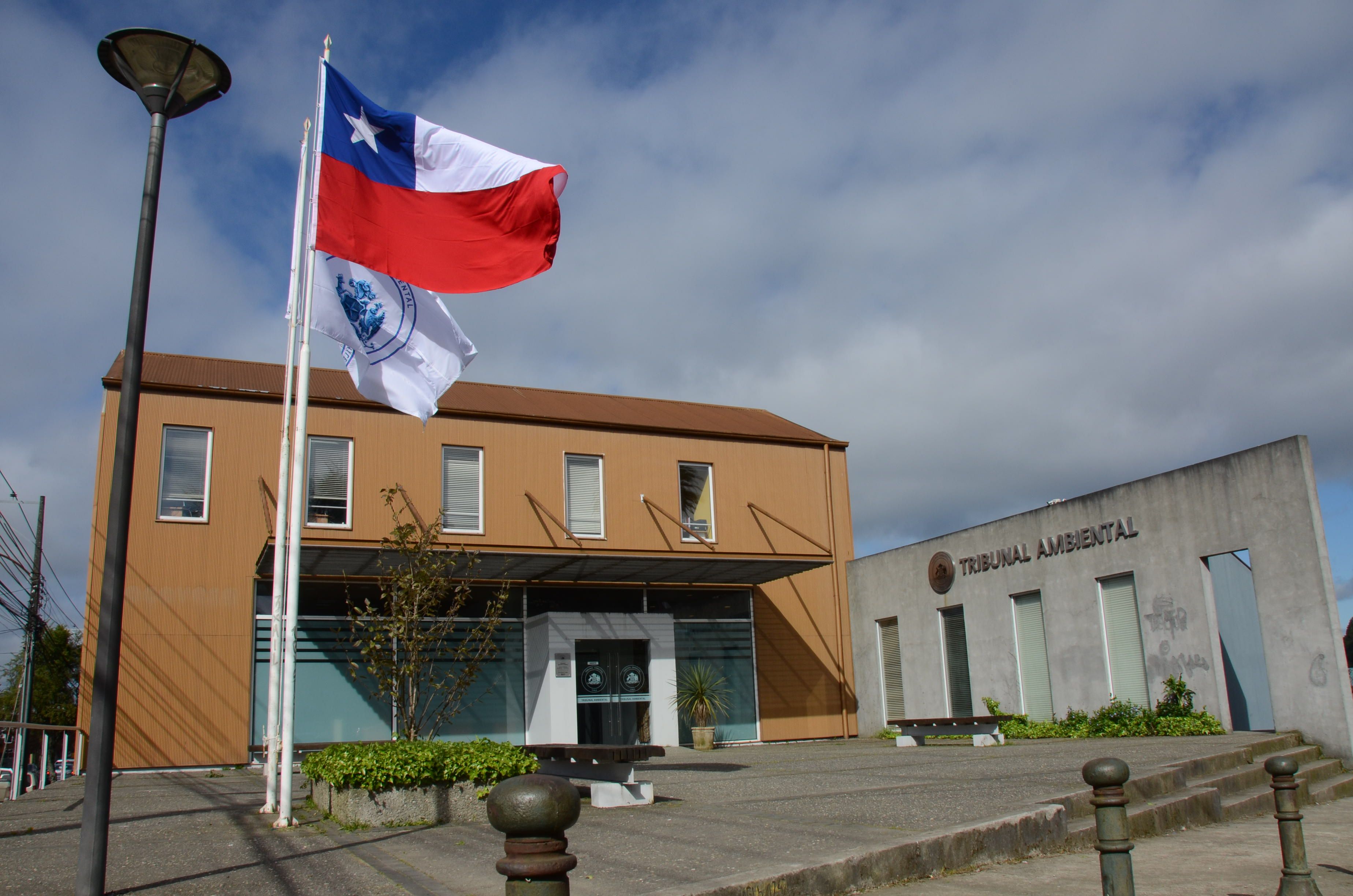 Tercer Tribunal Ambiental admitió a trámite reclamación contra resolución que calificó favorablemente proyecto de construcción de infraestructura eléctrica en Chiloé y que afectaría a una comunidad mapuche huilliche.
