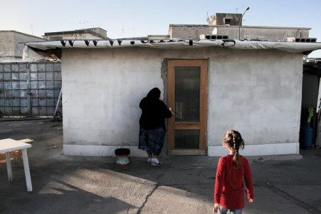 Amnistía destaca importantes pasos del Comité del Consejo de Europa para proteger a las personas romaníes frente a desalojos forzosos en Italia.
