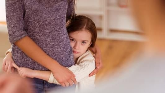 En España: ¿Puedo visitar a la hija de mi ex pareja con la que conviví desde bebé?