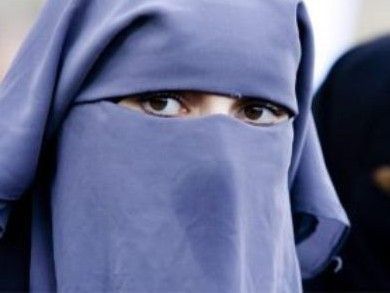 La ley del burka entra en vigor en Holanda sin garantías de aplicación.