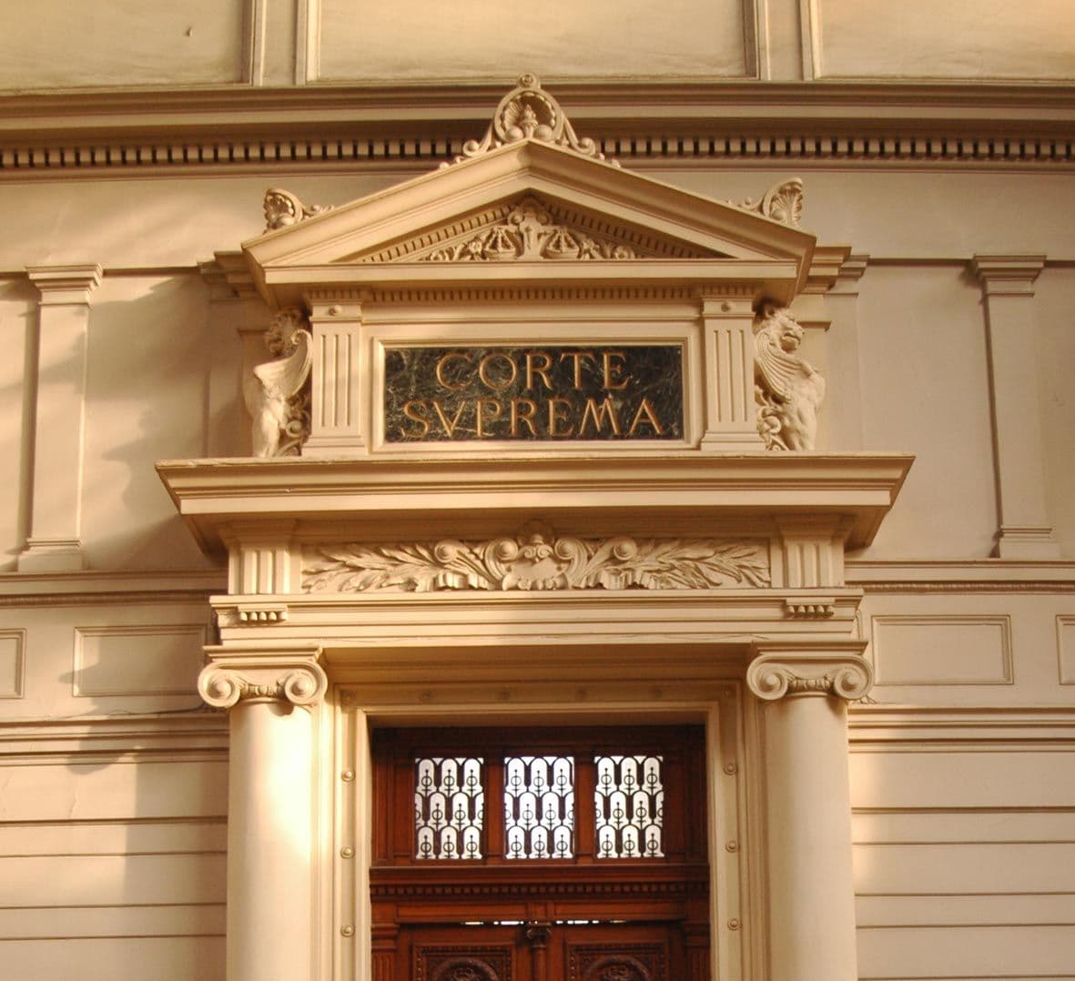 Corte Suprema rechazó demanda de precario de actual dueño de inmueble arrendado en Talca.