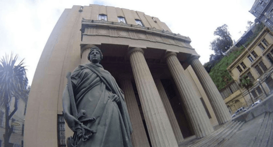 Corte de Valparaíso rechazó nulidad laboral contra sentencia que no hizo lugar a demanda de despido injustificado respecto de clínica que despidió a técnico en enfermería que se presentó con fuerte hálito alcohólico a trabajar.