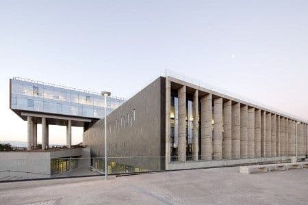 Juzgado de Letras del Trabajo de Santiago acoge tutela laboral de médico de hospital público.