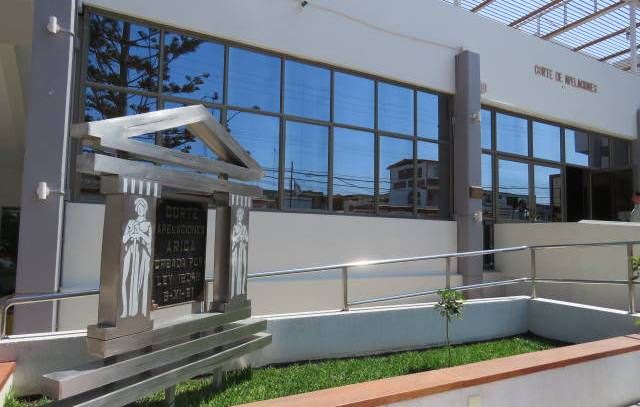 Corte de Arica acogió nulidad laboral contra sentencia que condenó al Comando de Bienestar del Ejército por despido injustificado en forma solidaria.