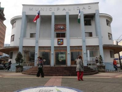 CS acoge demanda por despido injustificado de funcionario municipal contratado a honorarios.