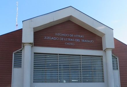 Juzgado de Letras del Trabajo de Castro ordena indemnizar a educador mapuche despedido injustificadamente.