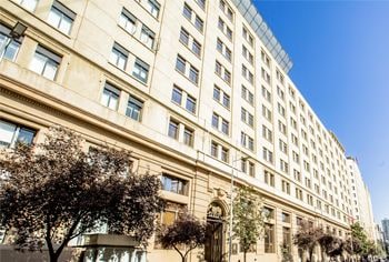 CGR determina que funcionario a contrata nombrado suplente en un grado mayor pierde los bienios que tenía reconocidos.