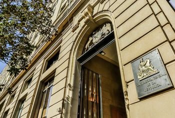 CGR determina que Comisión para el Mercado Financiero puede financiar los gastos consultados en la medida que se cumplan requisitos establecidos para su procedencia.