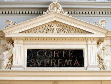 Corte Suprema confirmó sentencia que rechazó protección deducida por particular contra Concejo Municipal de Teno por negar permiso para grabar imágenes de sesión del Concejo Municipal
