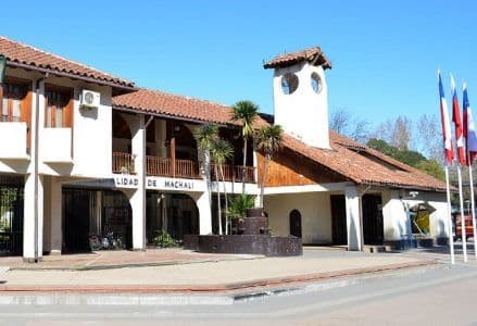 Corte Suprema confirmó sentencia que rechazó protección contra Municipalidad de Machalí por dictación de reglamento de Juzgado de Policía Local.