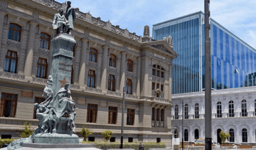 Corte Suprema revocó sentencia y rechazó protección en contra de vecinos que cambiaron motor del portón de acceso a un área de servidumbre del loteo al que pertenece el inmueble que habitan