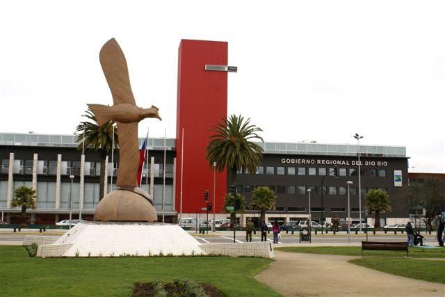 CS revocó fallo y acogió amparo en contra de Intendencia Regional del Biobío que ordenó la expulsión de dos ciudadanos cubanos.
