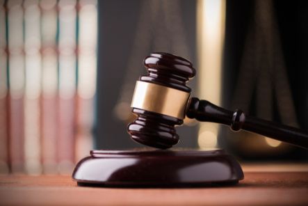 Juzgado de Letras del Trabajo de Santiago acoge demanda por enfermedad profesional de mecánico desabollador.